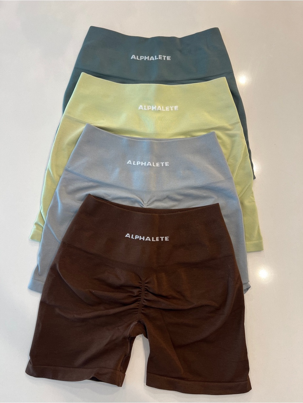 Alphalete Amplify Seamless High-Waist Scrunch Shorts - 4 Colors - Picture 2 of 2